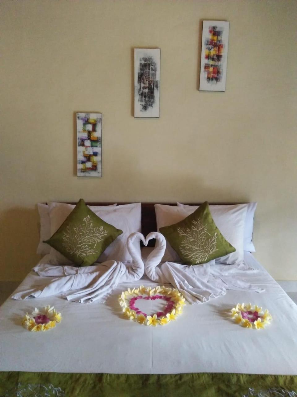 Lionk Bali House Bed & Breakfast Ubud  Exterior photo